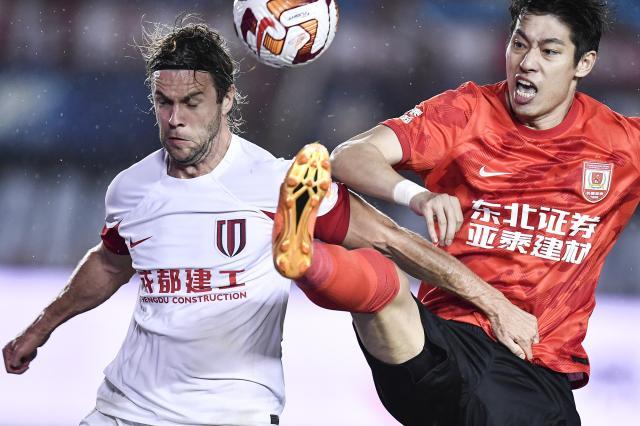 开云平台-泰山2024引援进入快车道 “沪漂”3人组北上济南府？