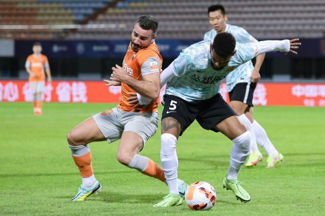 开云官方直播-4轮首胜！武汉追平广州双雄 保级生死战愈演愈烈