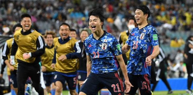 开云官方直播-国足荣誉战前目送日沙出线 日本两闷棍后入正途